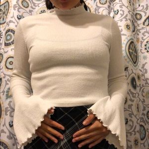 white ribbed mock neck long sleeve ‼️sold‼️